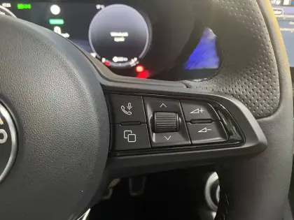 Photo 100 Alfa Romeo Tonale  1.3 Hybride Rechargeable PHEV 280ch AT6 e-Q4