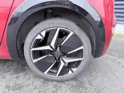 Photo 43 Peugeot 208  PureTech 100 S&S BVM6