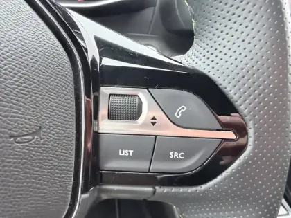 Photo 18 Peugeot 208  PureTech 100 S&S BVM6