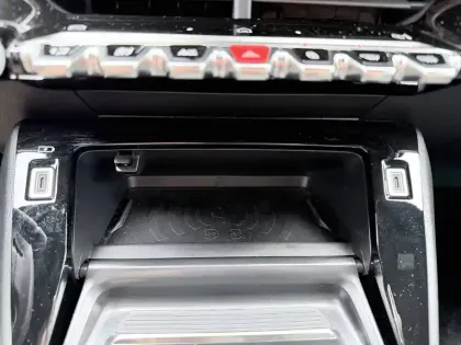 Photo 34 Peugeot 208  PureTech 100 S&S BVM6