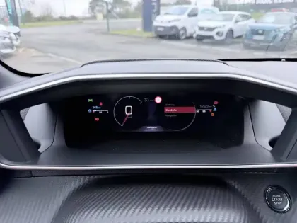 Photo 31 Peugeot 208  PureTech 100 S&S BVM6