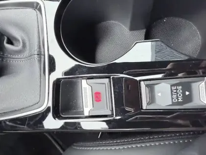 Photo 38 Peugeot 208  PureTech 100 S&S BVM6