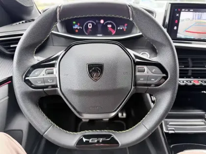 Photo 16 Peugeot 208  PureTech 100 S&S BVM6