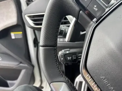 Photo 16 Peugeot 3008  PureTech 130ch S&S EAT8 GT