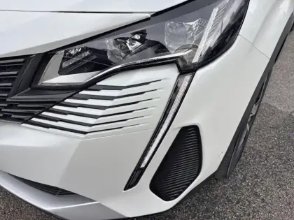 Photo 13 Peugeot 3008  PureTech 130ch S&S EAT8 GT