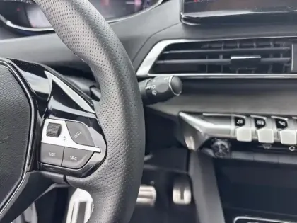 Photo 17 Peugeot 3008  PureTech 130ch S&S EAT8 GT