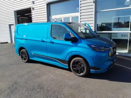 Photo 11 Ford Transit Custom Fg 340 L1H1 Electrique 160 kW 218ch Sport