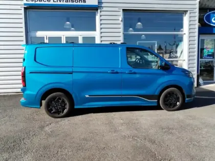 Photo 23 Ford Transit Custom Fg 340 L1H1 Electrique 160 kW 218ch Sport