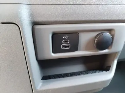 Photo 19 Ford Transit Custom Fg 340 L1H1 Electrique 160 kW 218ch Sport