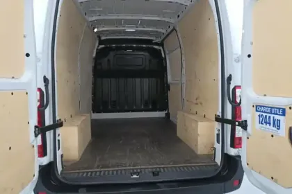 Photo 11 Renault Master FOURGON FGN TRAC F3500 L2H2 BLUE DCI 135 CONFORT