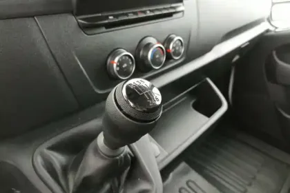 Photo 18 Renault Master FOURGON FGN TRAC F3500 L2H2 BLUE DCI 135 CONFORT