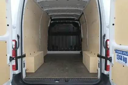 Photo 11 Renault Master FOURGON FGN TRAC F3500 L2H2 BLUE DCI 135 CONFORT