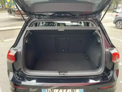 Photo 13 Volkswagen Golf VIII Hatchback 1.0 eTSi DSG7 110CH