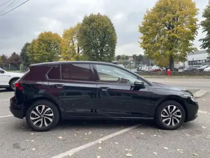 Photo 5 Volkswagen Golf VIII Hatchback 1.0 eTSi DSG7 110CH