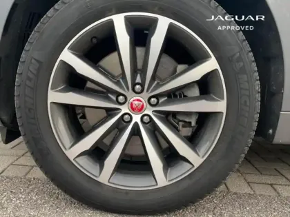 Photo 8 Jaguar F-Pace  P400e Plug-in-Hybrid R-Dynamic SE BVA8 AWD