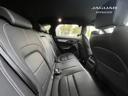 Photo 4 Jaguar F-Pace  P400e Plug-in-Hybrid R-Dynamic SE BVA8 AWD