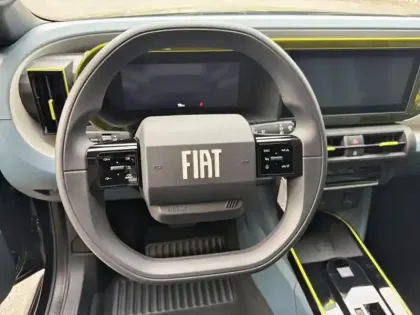 Photo 11 Fiat Grande Panda  1.2 Hybrid Turbo 110ch Icône eDCT6