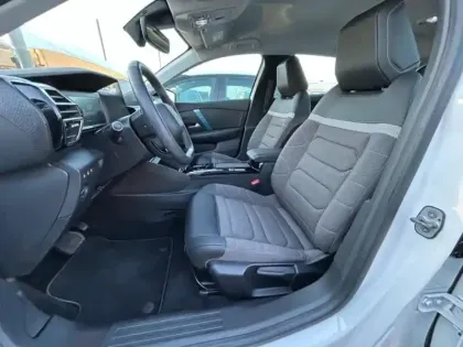 Photo 12 Citroën C4  Moteur électrique 136ch (100 kW) Feel Pack Business Automatique