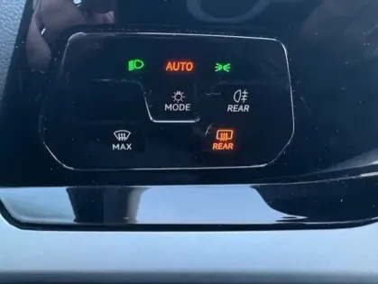 Photo 22 Volkswagen Golf  2.0 TDI SCR 116 DSG7