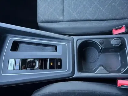 Photo 23 Volkswagen Golf  2.0 TDI SCR 116 DSG7