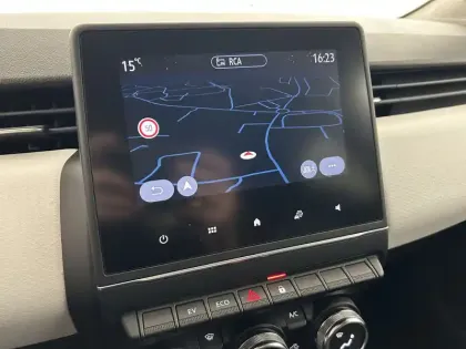 Photo 14 Renault Clio  E-Tech full hybrid 145