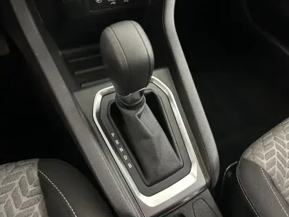 Photo 16 Renault Clio  E-Tech full hybrid 145