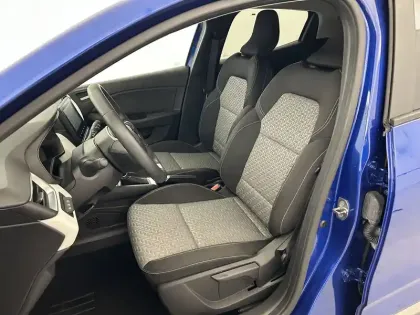 Photo 17 Renault Clio  E-Tech full hybrid 145