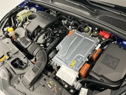 Photo 22 Renault Clio  E-Tech full hybrid 145