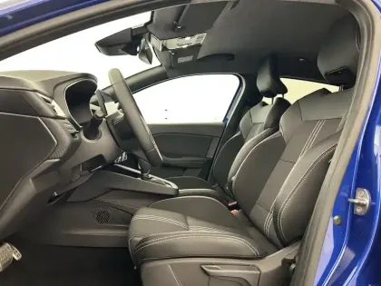 Photo 17 Renault Clio  E-Tech full hybrid 145