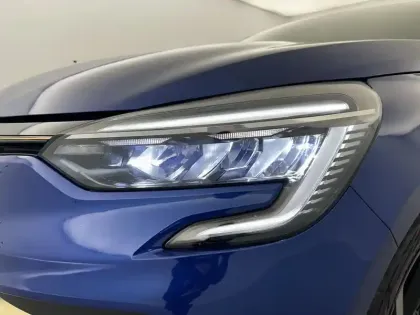 Photo 23 Renault Clio  E-Tech full hybrid 145