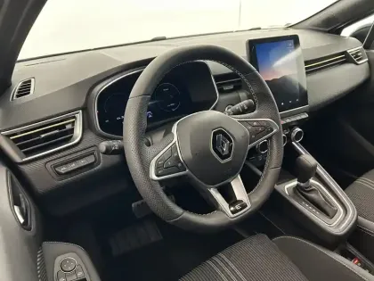 Photo 9 Renault Clio  E-Tech full hybrid 145