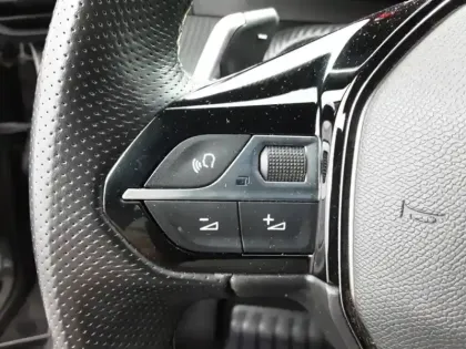 Photo 18 Peugeot 2008  PureTech 130 S&S EAT8