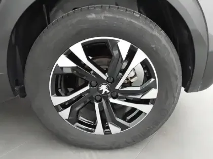 Photo 12 Peugeot 2008  PureTech 130 S&S EAT8