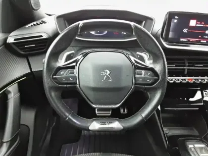 Photo 8 Peugeot 2008  PureTech 130 S&S EAT8