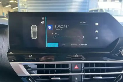 Photo 45 Citroën C4  Hybride 145 e-DCS6
