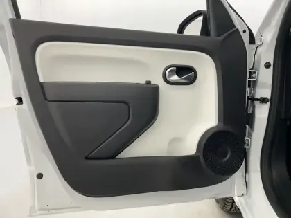 Photo 106 Renault Twingo  III E-Tech