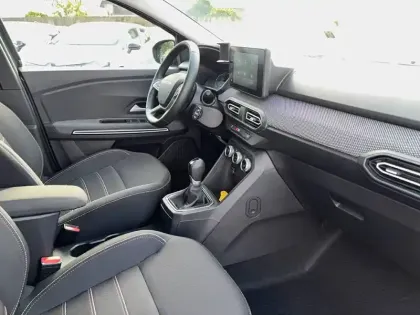 Photo 29 Dacia Jogger  Hybrid 140 5 places