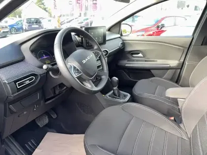 Photo 28 Dacia Jogger  Hybrid 140 5 places