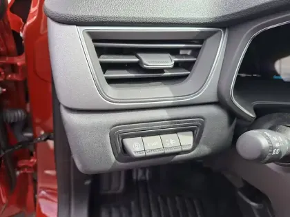 Photo 12 Renault Captur  E-Tech full hybrid 160 ch