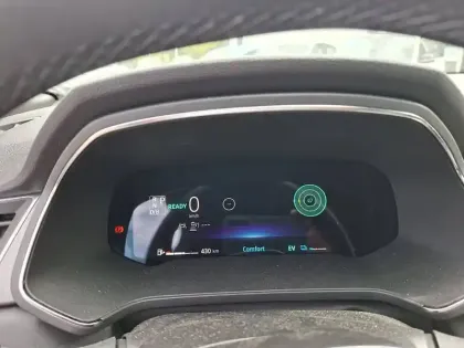 Photo 5 Renault Captur  E-Tech full hybrid 160 ch