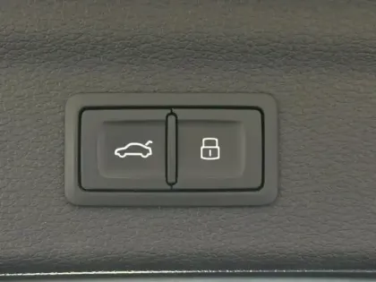 Photo 24 Audi Q3  45 TFSIe 245 ch S tronic 6