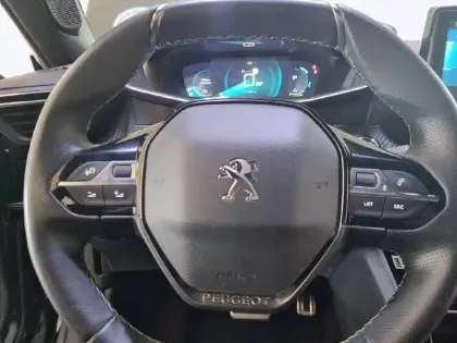 Photo 30 Peugeot 2008  Electrique 136 ch