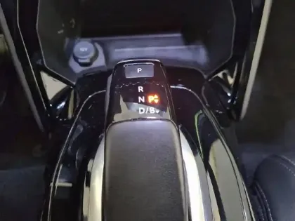 Photo 35 Peugeot 2008  Electrique 136 ch