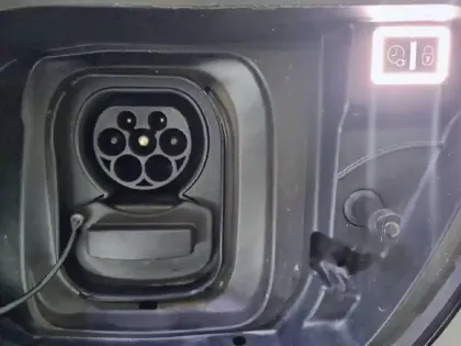 Photo 54 Peugeot 2008  Electrique 136 ch