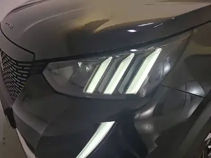 Photo 37 Peugeot 2008  Electrique 136 ch