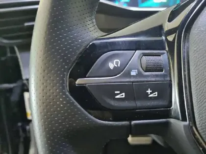 Photo 49 Peugeot 2008  Electrique 136 ch