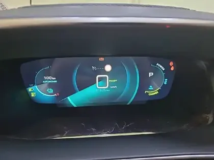 Photo 31 Peugeot 2008  Electrique 136 ch