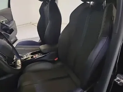 Photo 32 Peugeot 2008  Electrique 136 ch