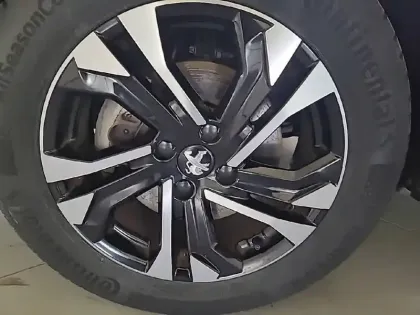 Photo 34 Peugeot 2008  Electrique 136 ch