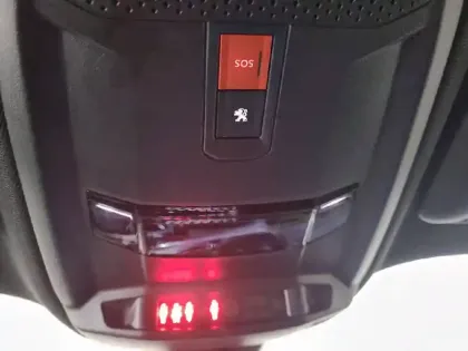 Photo 47 Peugeot 2008  Electrique 136 ch